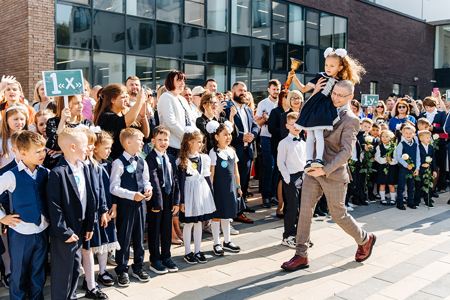 К новому учебному году построили 5 школ и 10 детских садов