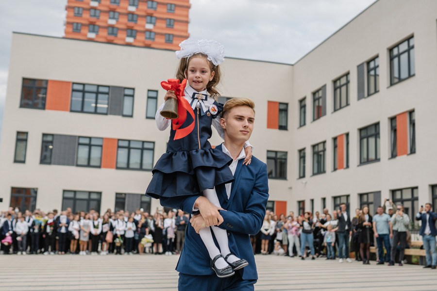 Новые школы и детские сады для 7 500 детей